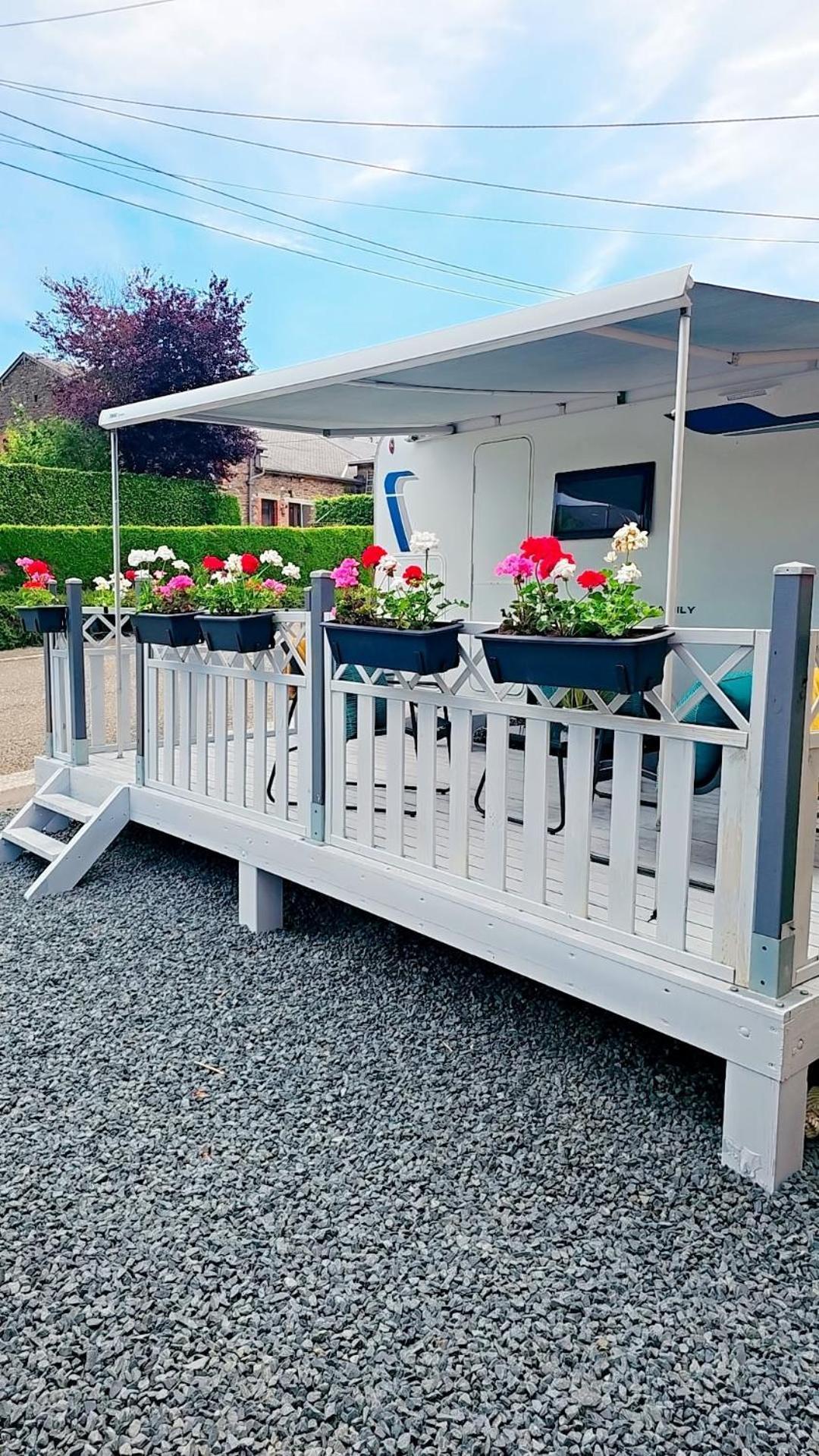 Campsite Caravane Tractable *